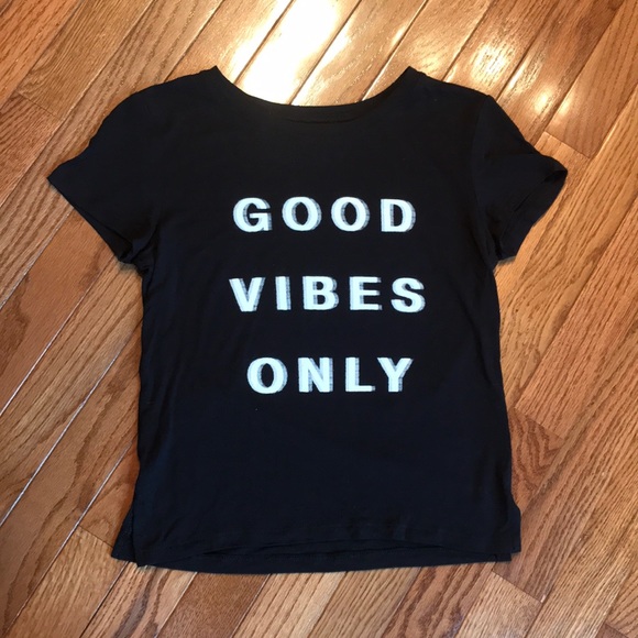 NWOT good vibes only black crop shirt - Picture 2 of 3